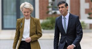 “Rishi & Ursula’s Non-Flying Circus” – The Big Tent collapses on the first night